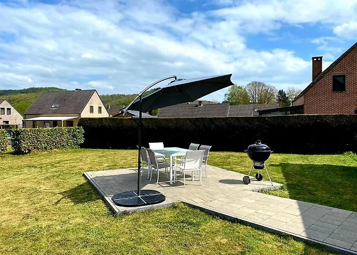 Gite Au 14 - Au Calme Avec Jardin , Proche De Dinant