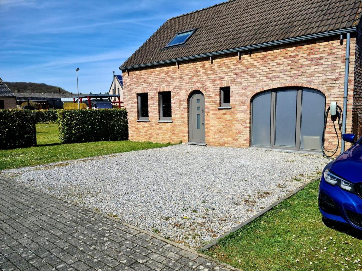 Holiday home Au 14 - Au Calme Avec Jardin , Proche De Dinant *